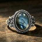 Ring im Antikstil mit Labradorit 
