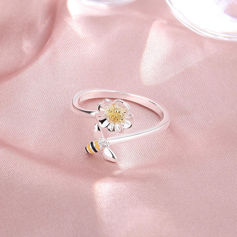 Verstellbarer Ring mit Biene und Blume