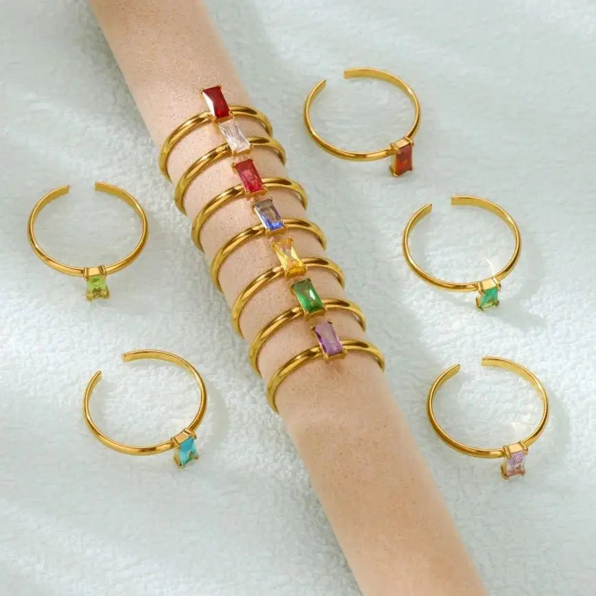 Verstellbarer Ring mit rechteckigem Geburtsstein 