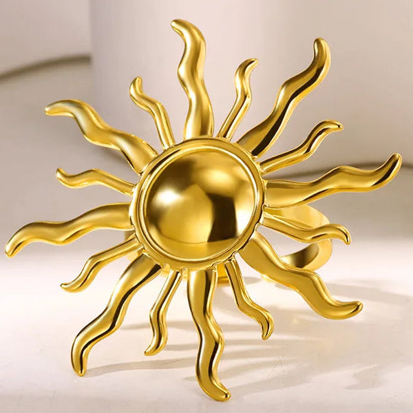 Bague ajustable grand soleil aux rayons ondulés