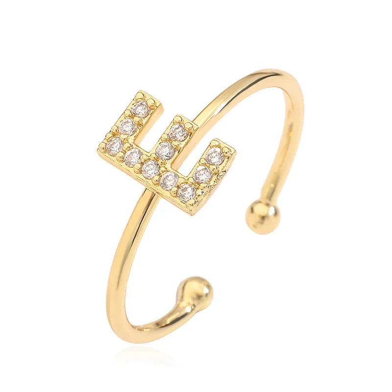 Verstellbarer personalisierter Ring mit Initiale e