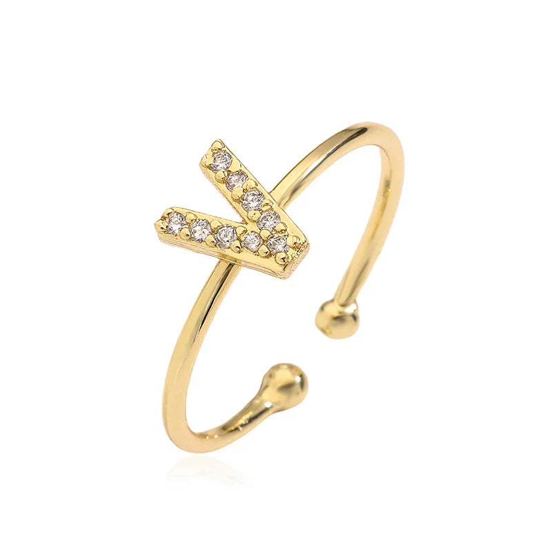 Verstellbarer personalisierter Ring mit Initiale v