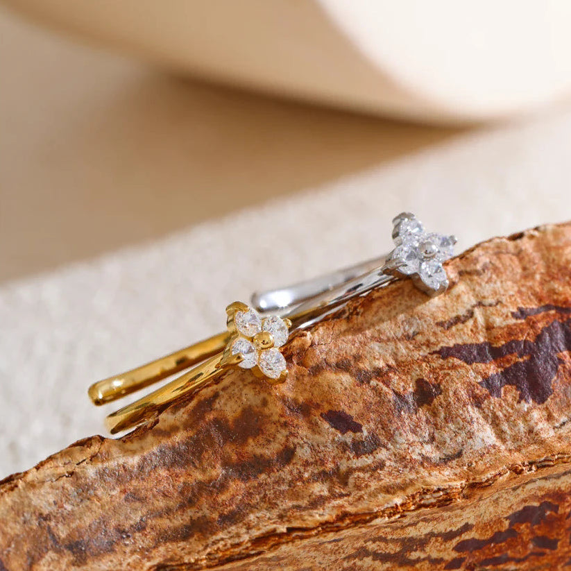 Verstellbarer Ring Kleeblatt und Strass 