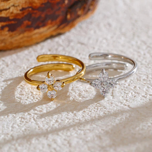Anello regolabile trifoglio e strass argento