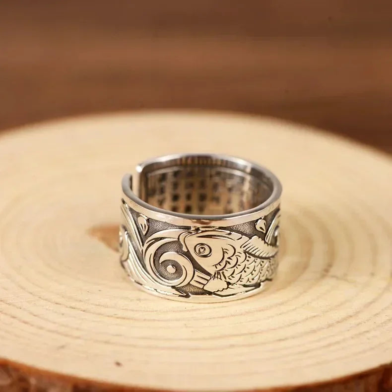 Ring mit ethnischem Stil und Fischen