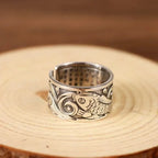 Ring mit ethnischem Stil und Fischen