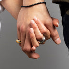 Eleganter breiter Ring mit Wassertropfen in Silber