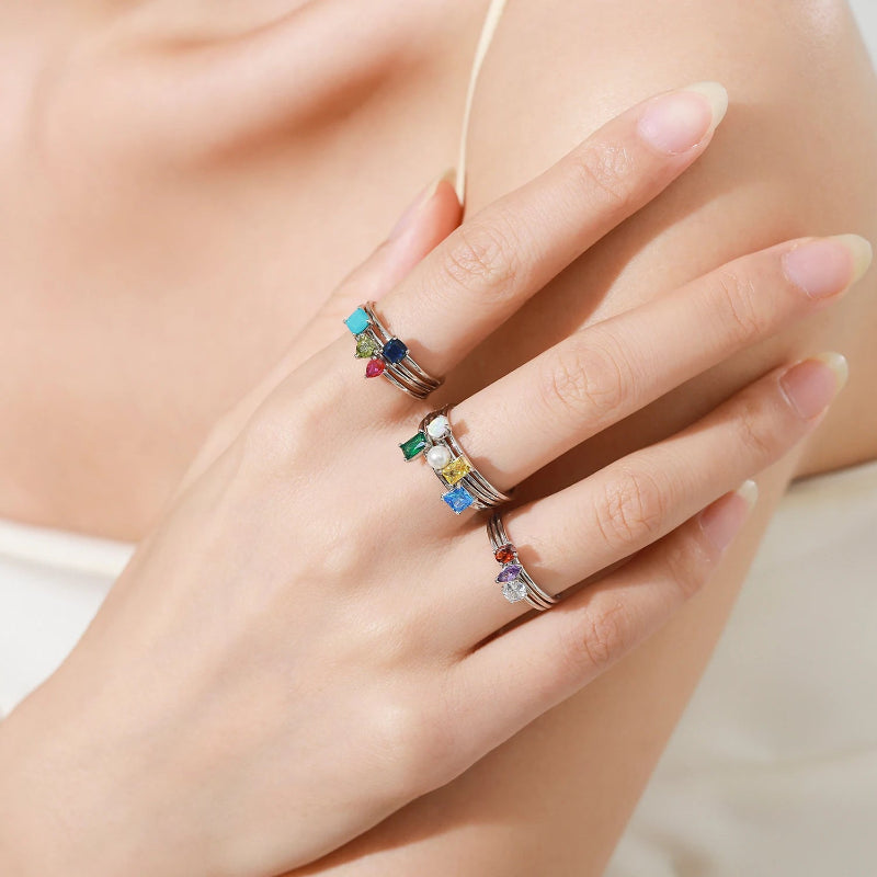 Ring mit farbigem Zirkon-Geburtsstein