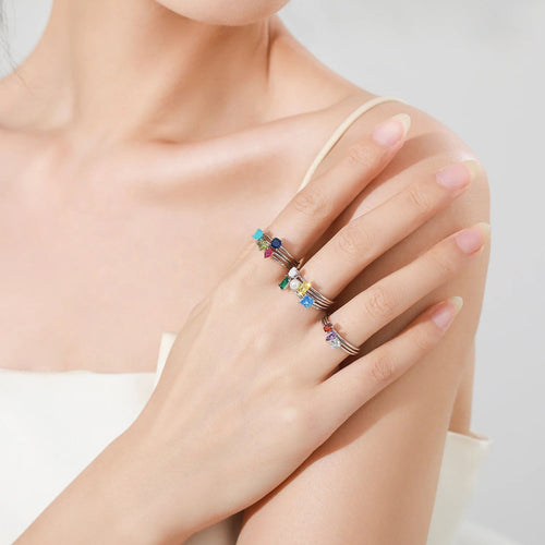 Ring mit farbigem Zirkon-Geburtsstein