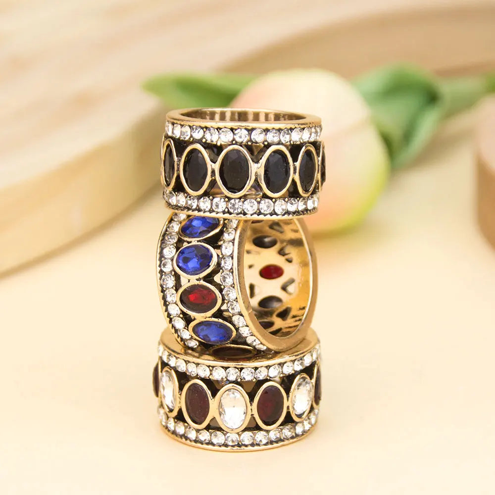 Ethnischer Ring im orientalischen Stil blau und rot