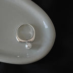 Damenring mit weißer Perle aus Zirkon