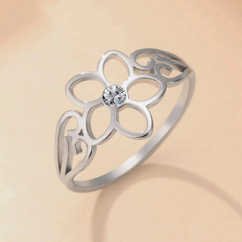 Ring Blumenring mit 5 Blütenblättern und silbernem Zirkonia