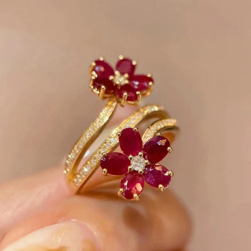 Ring mit roten Blumen und Zirkonia