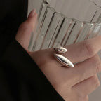 Silberfarbener Tropfenring