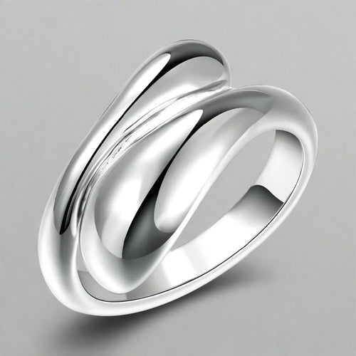 Silberfarbener und hohler Wassertropfen-Ring