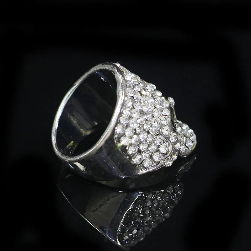 Totenkopf-Ring mit Strass