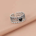 Silberner Ring mit schwarzem Herz für Damen