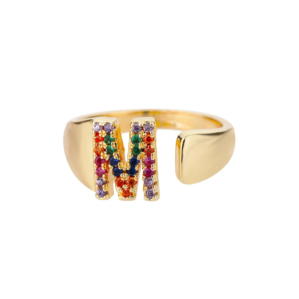 Personalisierter breiter Ring mit Regenbogen-Initiale m