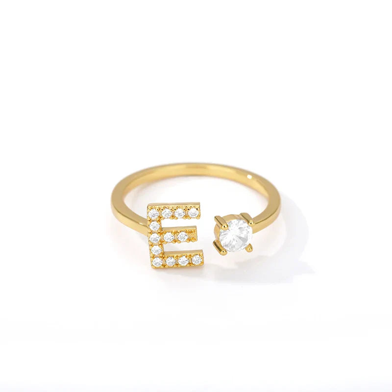 Personalisierter Ring mit Initiale e