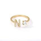 Personalisierter Ring mit Initiale n