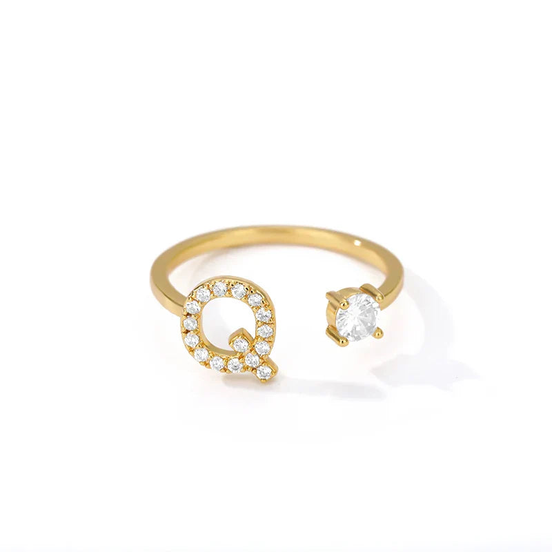 Personalisierter Ring mit Initiale q