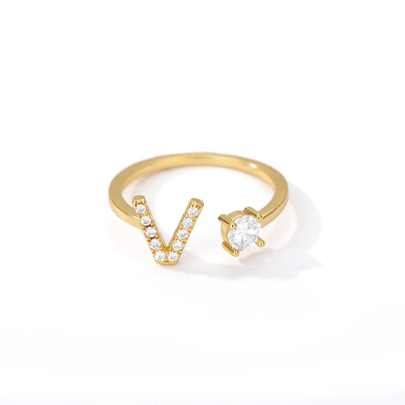 Personalisierter Ring mit Initiale v