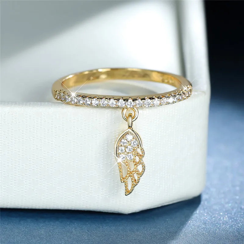 Ring mit Anhänger Engelsflügel Gold