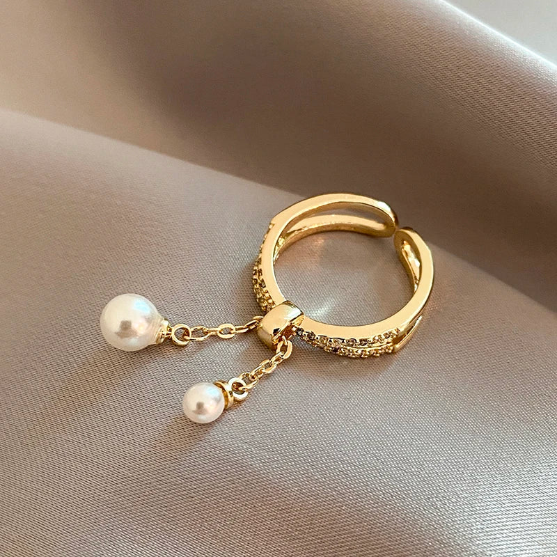 Ring mit hängenden Perlen