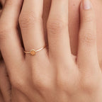 Ring mit kleinen runden Geburtssteinen für Damen