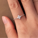 Ring mit vierblättrigem Kleeblatt aus Zirkon