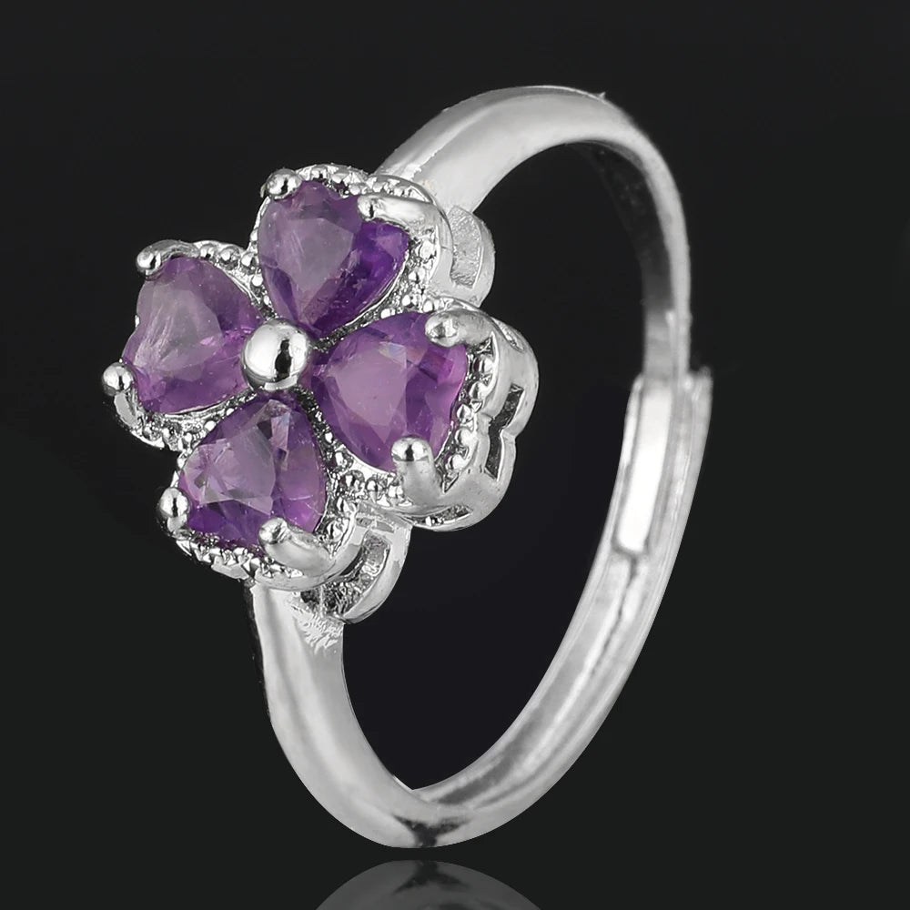 Ring mit vierblättrigem Kleeblatt aus Amethyststein