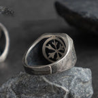 Quadratischer Ring im ägyptischen Stil