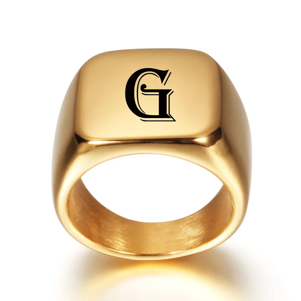 Breiter personalisierter Herrenring mit Initiale g