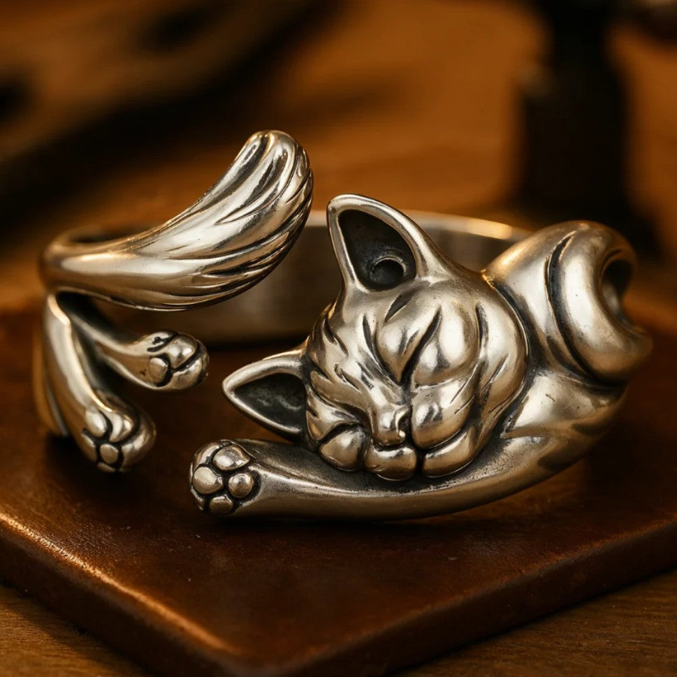 Ring mit schlafender Katze 