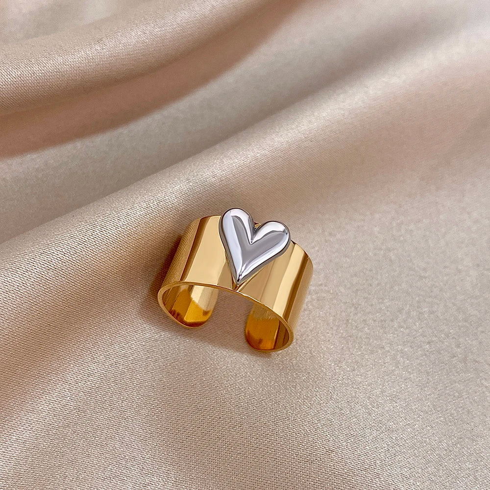 Ring mit erhabenem Herz aus Silber