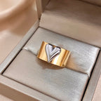 Ring mit erhabenem Herz aus Silber