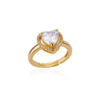 Ring mit funkelndem Herz aus Gold