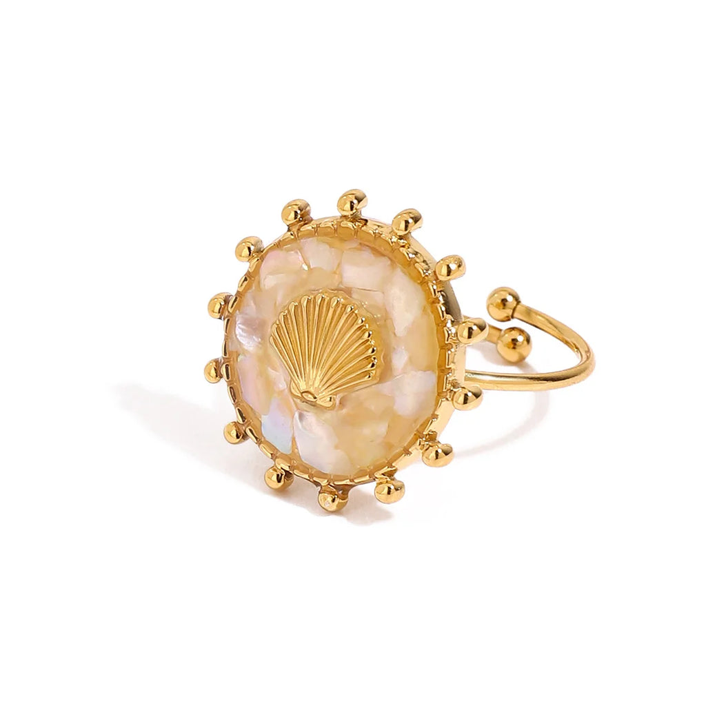 Runder Muschelring im Boho-Stil