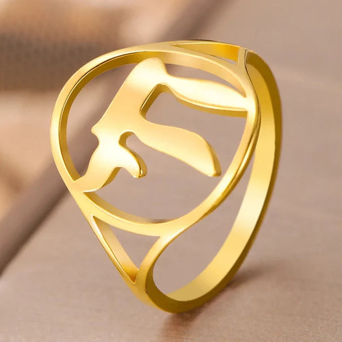 Hohle Ring mit dem jüdischen Lebenssymbol Chai in Gold