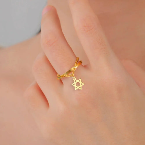 Design-Ring mit dem <span data-glossary-id="star_of_david">Davidstern</span>, jüdisches Symbol, Gold