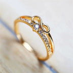 Doppelring mit Unendlichkeitssymbol aus Gold