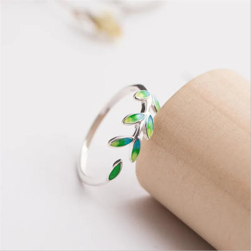 Eleganter Ring mit Lorbeerblatt