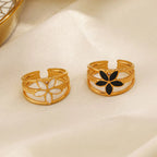 Eleganter Ring mit weißer Blume