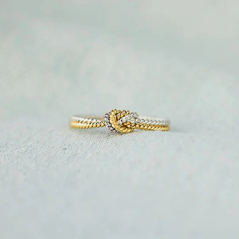 Eleganter Knotenring