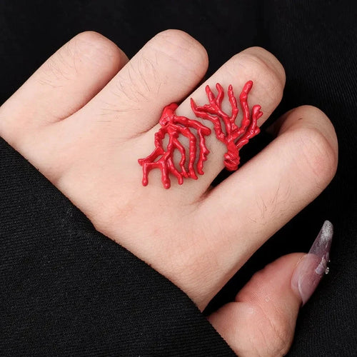 Ring aus Korallenästen