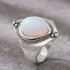 Ethnischer Ring mit Mondstein