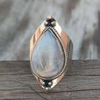 Ethnischer Ring mit Mondstein