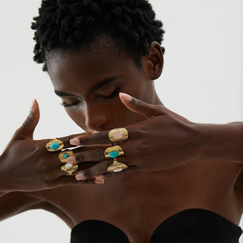 Ethnischer Ring mit natürlichem Stein 