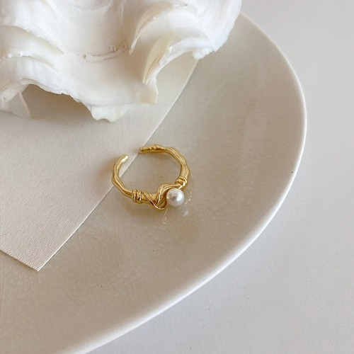 Damenring mit weißer Perle Gold
