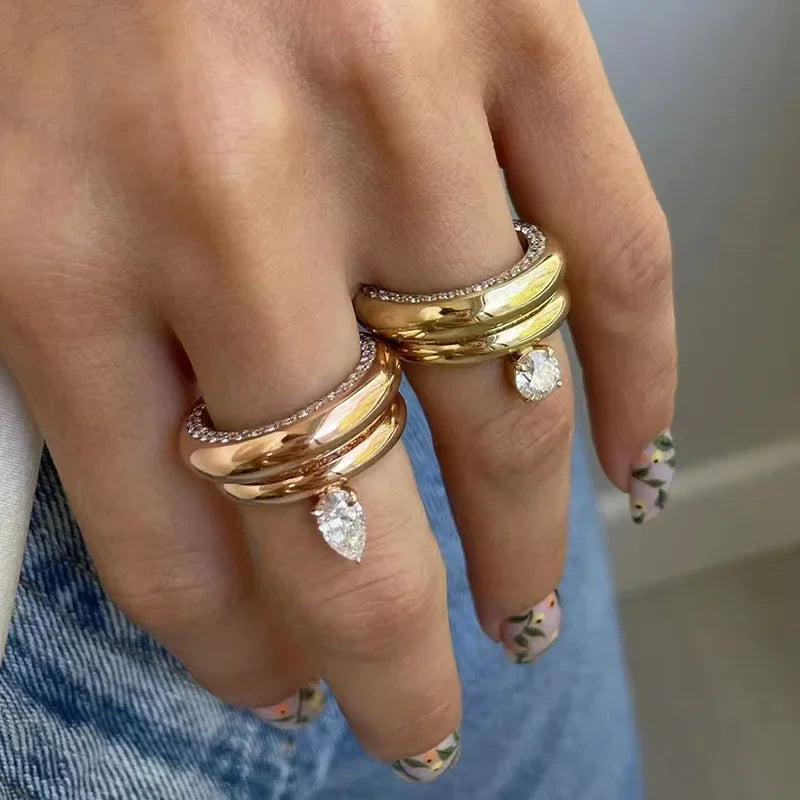 Feiner Ring mit Wassertropfen und Zirkonperle 1